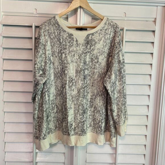 Jane + Delancey Cream And Gray Snakeskin Print Sweatshirt Size‎ 1X - Picture 1 of 8